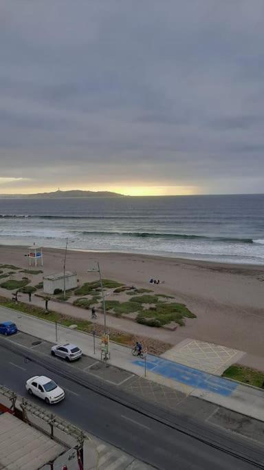 Depto Amoblado 6 Personas Piscina Vista Al Mar Primera Linea La Serena